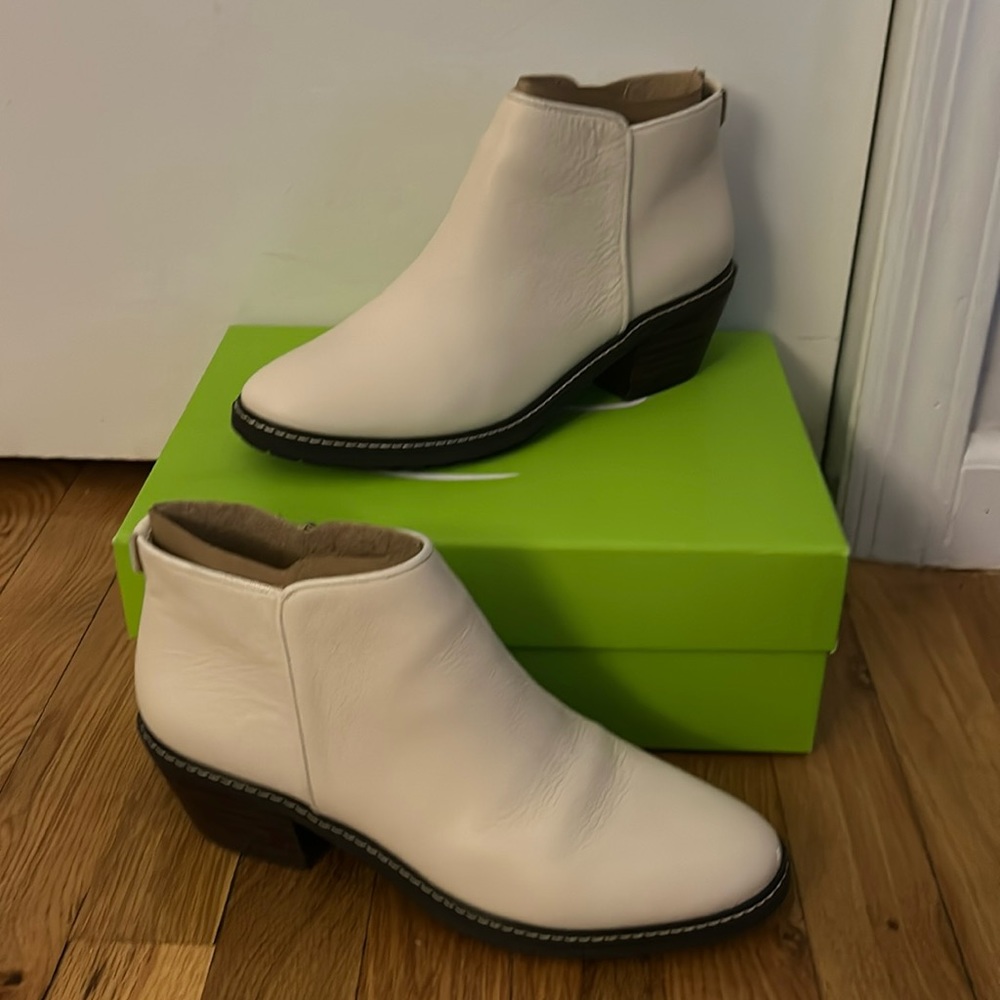 Sam Edelman Pryce Ivory Leather Ankle Booties